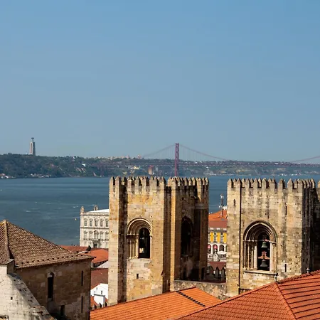 شقة Alfama Terrace River View By Lovelystay *