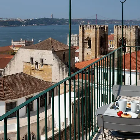 Alfama Terrace River View By Lovelystay شقة